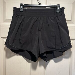 Lululemon Hotty Hot Low Rise Lined Short 4” size 10 black